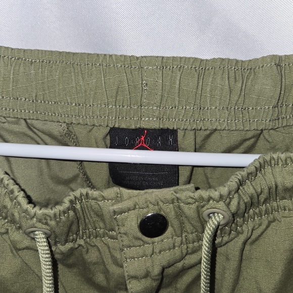 Men's Olive Cargo Pants - Picture 2 of 3